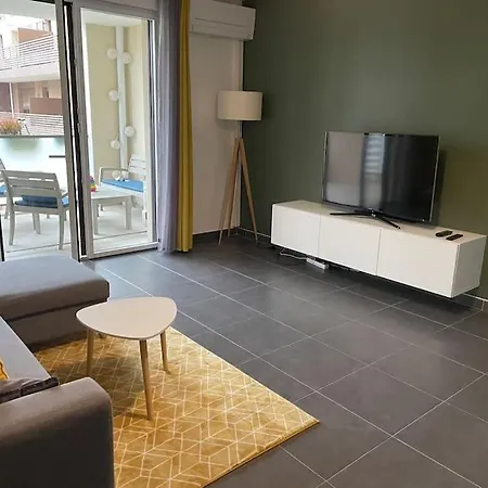 Between City Center And Beachs *